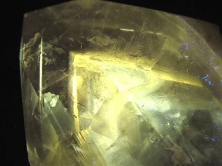 ◇鉱石コレクター羨望の希少共生鉱石◇神秘的な蛍光発光◇限られた鉱山