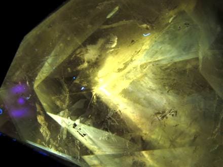 ◇鉱石コレクター羨望の希少共生鉱石◇神秘的な蛍光発光◇限られた鉱山