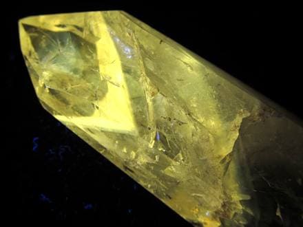◇鉱石コレクター羨望の希少共生鉱石◇神秘的な蛍光発光◇限られた鉱山