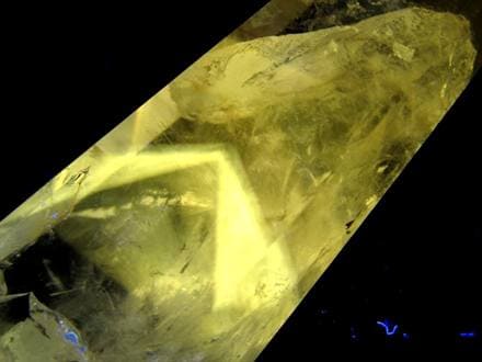◇鉱石コレクター羨望の希少共生鉱石◇神秘的な蛍光発光◇限られた鉱山