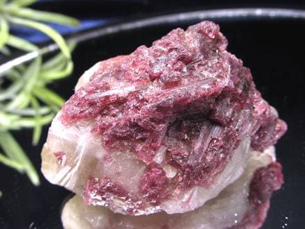 産地直送】◇希少標本を特別価格で！◇ローズレッドに輝く天然