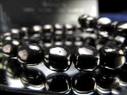 ☆ぷっくり俵型！☆地球上で唯一の天然フラーレンを含む希少鉱物