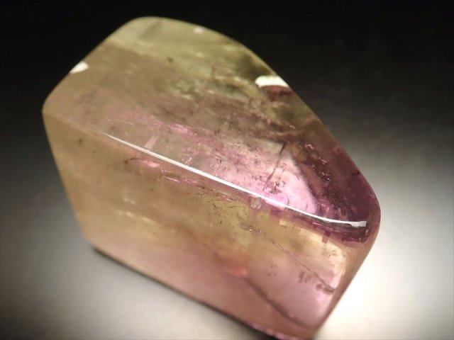 天然のバイカラークンツァイトクリスタル ◇限定少量入荷！◇希少！バイカラー◇極上！透明グリーン・虹入り