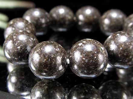 【美品】GARNI ブレスレット(梱包・購入証明書完備) 正規品】-日本銘石協会-◇サファイアブルーに彩られた！青いさざ波模様