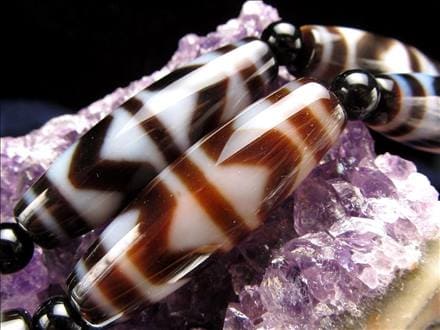 R1002 白黒模様ビーズ 希少 天珠 瑪瑙 茶 ビーズ 開運 魔除け 根付 R1002 白黒模様ビーズ 希少 天珠 瑪瑙 茶 ビーズ 開運 魔除け 根付 天珠