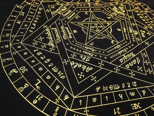 ◇高級感溢れるベルベット生地◇大きめサイズ◇神秘的な五芒星デザイン