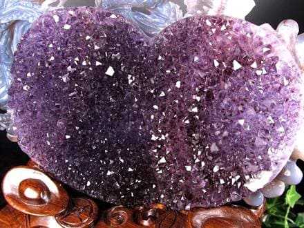◇濃密パープルのアメジスト結晶◇龍神を配した圧巻の彫刻◇瑪瑙