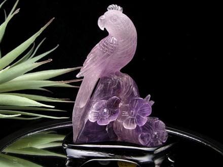 ☆優雅な佇まいの守護鳥☆美しきラベンダーカラーの彫刻美☆花