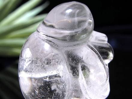 T-20透明水晶「大黒天様」 天然石　クリスタル　七福神　クォーツ木の台座抜き ◇七福神の福の神!!◇豊かな表情が鮮明に彫刻された逸品◇安心立命
