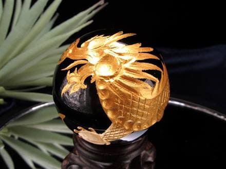 【高品質】ゴールドオブシディアン 龍神彫刻 黄金シラー 天然石 ☆大吉開運！高貴で神聖な存在【五本爪龍神】彫り☆秀逸な繊細彫刻