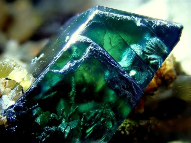 ◇超希少！【バイヤー厳選！】◇産出量少ない希少な原石の削り出し