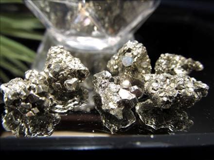 ☆特選一石☆激安♢強力な邪気払いの石【200gパイライト『黄鉄鉱』結晶