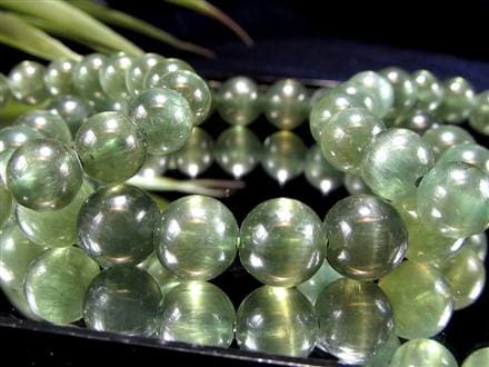 ☆癒しのグリーンカラー☆上品なキャッツアイ効果！☆透明感あり☆心の