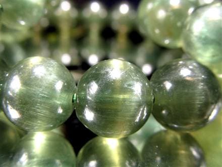 ☆癒しのグリーンカラー☆上品なキャッツアイ効果！☆透明感あり☆心の