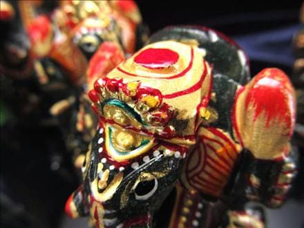 ☆人気！夢を叶える象☆豪華22金カラー彩色タイプ☆極上手彫り彫刻