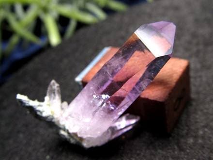 世界で最も美しいアメジスト】☆流通量極少超希少石！☆採掘鉱山が閉山