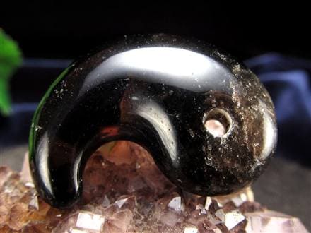 ◇深黒の輝き◇現地職人が一点一点手磨き◇最強の魔除け・邪気払いの石