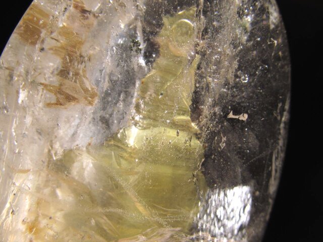 水入り水晶秘蔵品台座付き