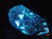 ◆超希少！古代の石油を内包した激レア水晶◆厳選品！！◆幻想的な蛍光発色◆1点物◆お守り・ペンダントトップの作成に♪◆オイルクォーツ【石油入り水晶】結晶◆縦サイズ約25.1mm◆約2.6g◆【パキスタン産】