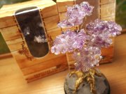 ◆大人気！天然石ツリー◆最も高貴な輝きを放つ石◆春のディスプレイに◆浄化！風水に◆デンバー展示会商品◆アメジストさざれ　ツリー◆専用箱入り◆高さ約12cm◆