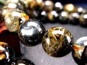 母岩ヘマタイト入り