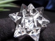 天然水晶 アステロイド 彫り 置物