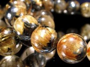 母岩ヘマタイト入り