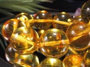 虫入りアンバー