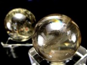 超極上！シトリンクォーツ丸玉 楽天市場】シトリン 丸玉 51mm 台座付属 スフィア 球体 玉 置物