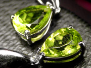 ◆特別大特価！◆ハイクオリティをお手頃価格で◆美しいオリーブグリーン◆極上5A！◆8月の誕生石◆Silver925◆ペリドット【オリビン・かんらん石】ペンダントトップ◆石サイズ縦6mm◆横約4mm◆ドロップ型◆【ミャンマー 産】≪2X1≫