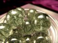 ★1粒売り★濃緑しっかり針結晶★濃いグリーン★生命力回復ルチルクォーツ★AAA+★ディープグリーンルチル バラ珠売り★11.5-12mm★【ブラジル産】