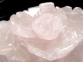 ローズクォーツ 薔薇 彫刻置物 クォーツ 天然石