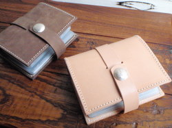 大容量！ヌメ革カードケースＷ