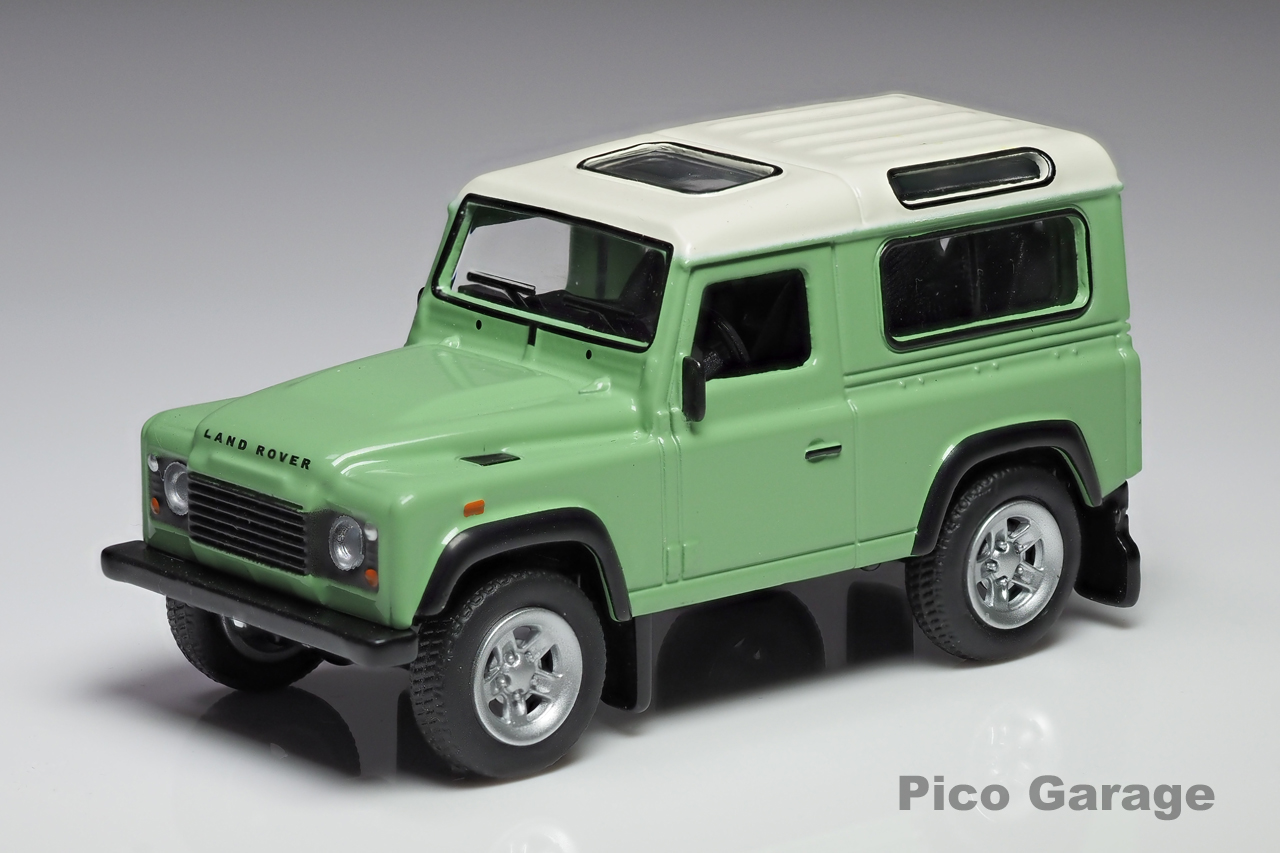 シュコー1/64ランドローバー ディフェンダー（グリーン）フロント