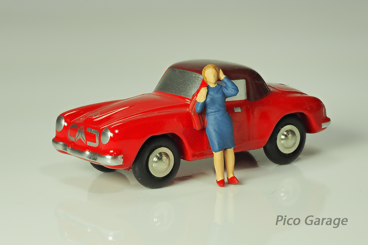 シュコー・ピッコロ メルセデス・ベンツ190SL 赤 フィギュア付き