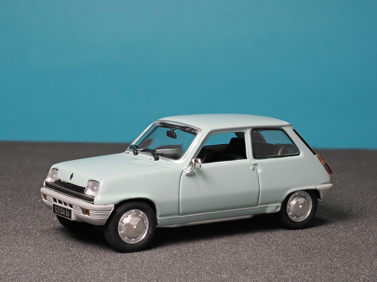 ノレブ1/43ルノー5_前面