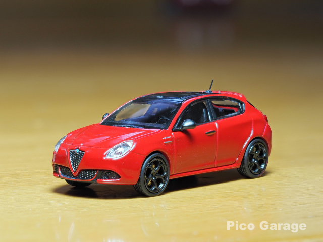 MINICHAMPS_1/87 AlfaRomeo Giulietta Veloce 赤（前）