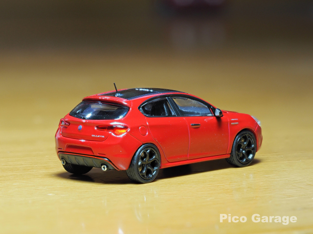 MINICHAMPS_1/87 AlfaRomeo Giulietta Veloce 赤（後）
