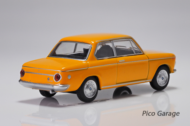 Schuco 1/64BMW2002（オレンジ）後