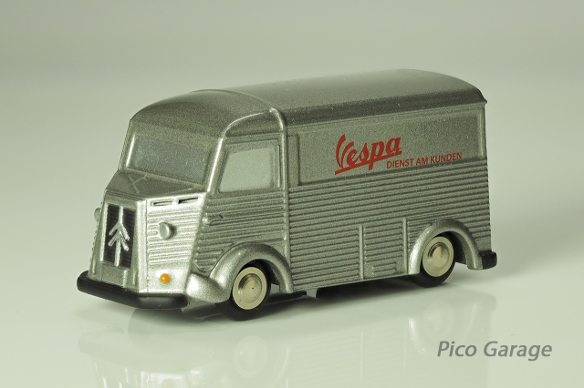 シュコー・ピッコロ シトロエンHY ベスパ・フィギュア付_前