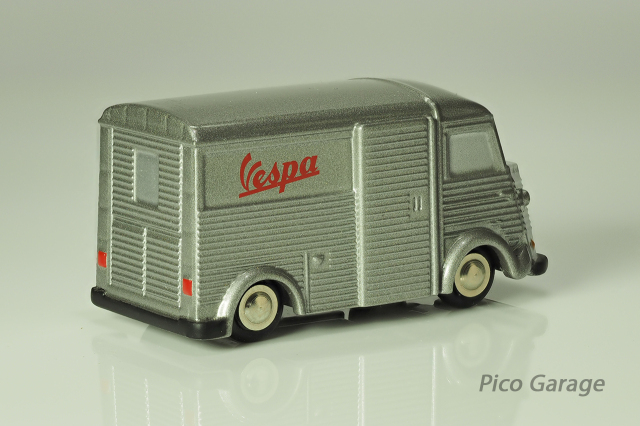 シュコー・ピッコロ シトロエンHY ベスパ・フィギュア付_後