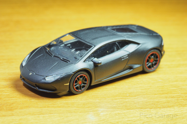 シュコー1/64ランボルギーニウラカンブラック_01
