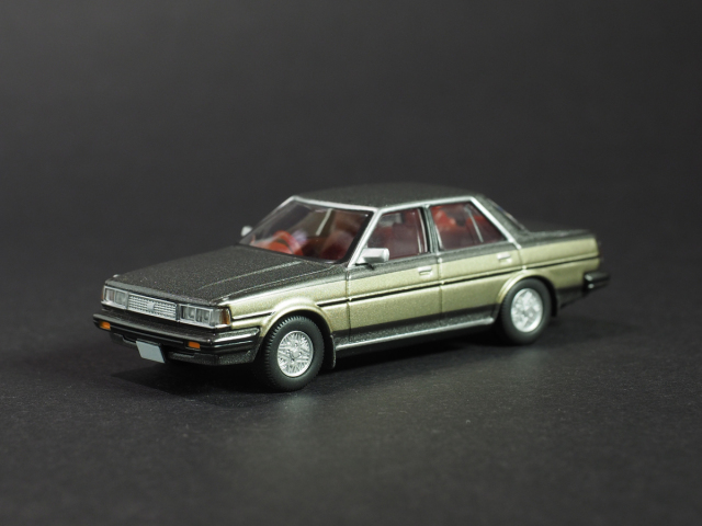トミーテックLV-N１５６　84年式トヨタクレスタb（前）