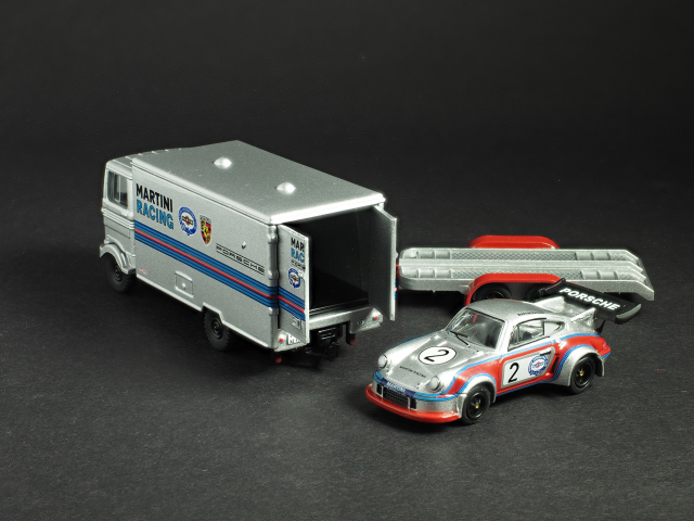 PremiumClassiXXs1/87 メルセデスベンツLP608MARTINIトレーラー_後扉開