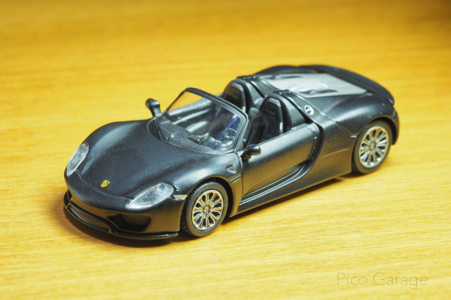 シュコー1/64ポルシェ918スパイダーブラック_01