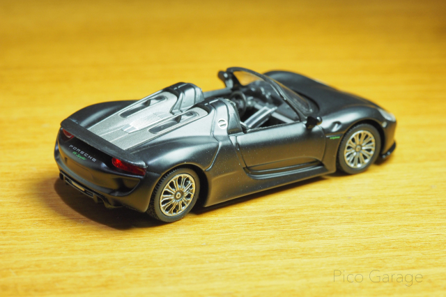 シュコー1/64ポルシェ918スパイダーブラック_02