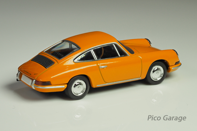 トミーテック 1/64ポルシェ911(オレンジ）後