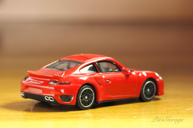 【Schuco】1:64 ポルシェ911ターボ（991赤）2