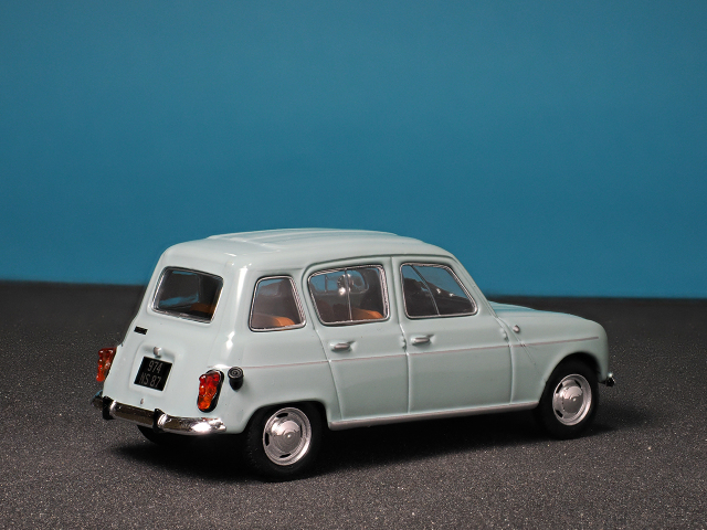 ノレブ1/43ルノー4_後面