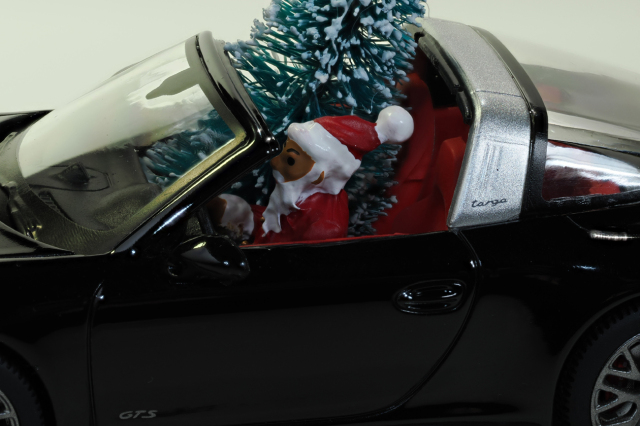 シュコー1/43 ポルシェ911Xmas Edition_サンタアップ